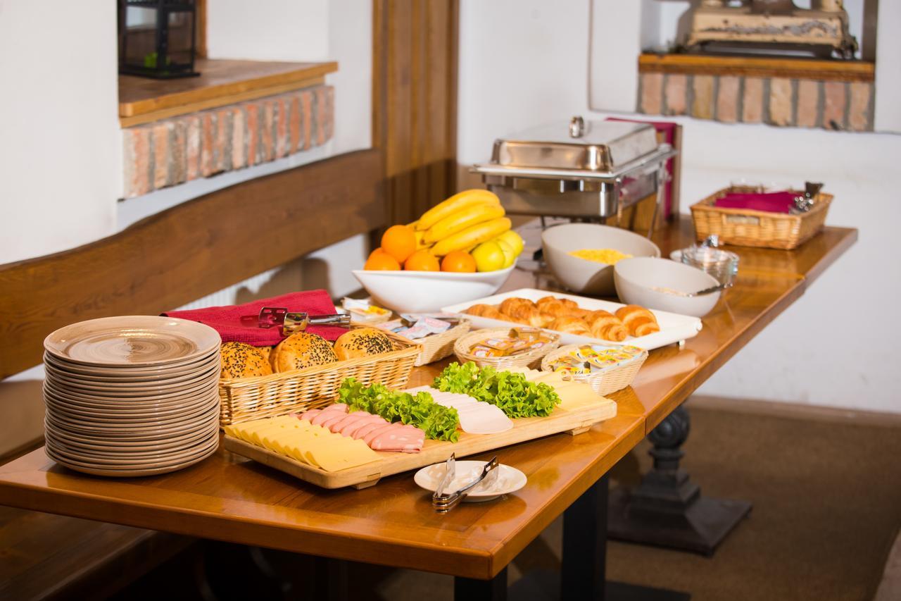 Gluten Free Bed & Breakfast Dezela Okusov Любляна Екстериор снимка