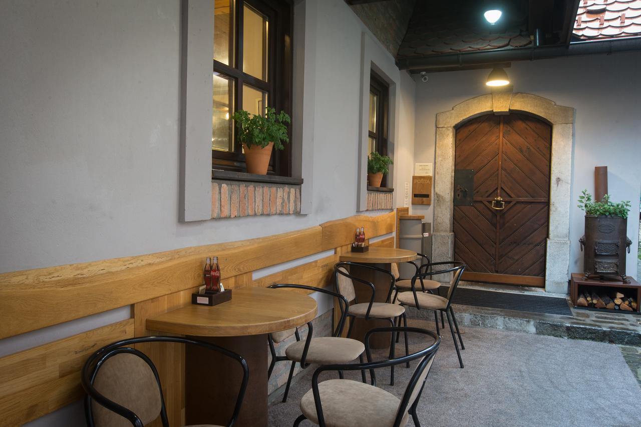 Gluten Free Bed & Breakfast Dezela Okusov Любляна Екстериор снимка