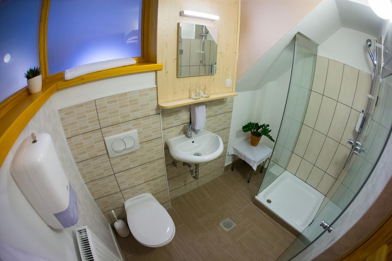 Gluten Free Bed & Breakfast Dezela Okusov Любляна Екстериор снимка