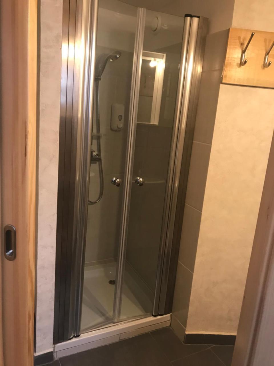 Gluten Free Bed & Breakfast Dezela Okusov Любляна Екстериор снимка